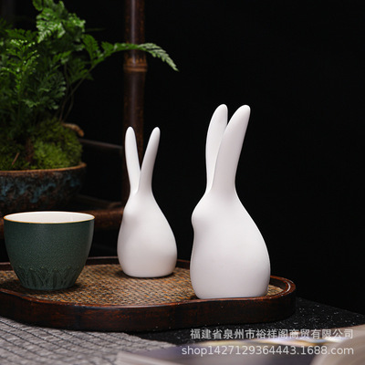 現代家居擺件高白瓷玉兔手工制作抽象工藝品長耳兔商務伴手禮禮品