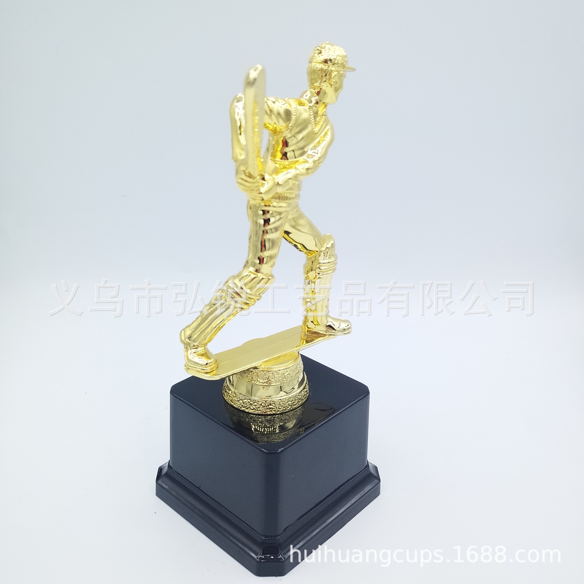 The prizes and rewards for the 2020 baseball organization competition are gold-plated plastic trophies with customizable logos detail image 5