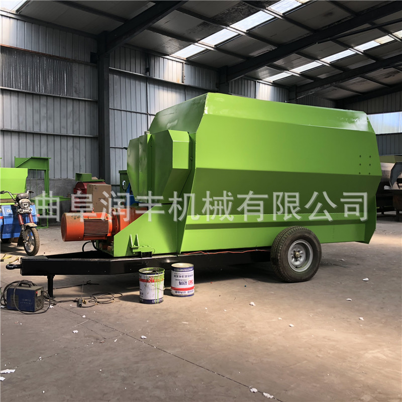 西安牵引式TMR搅拌机 TMR搅拌机价格