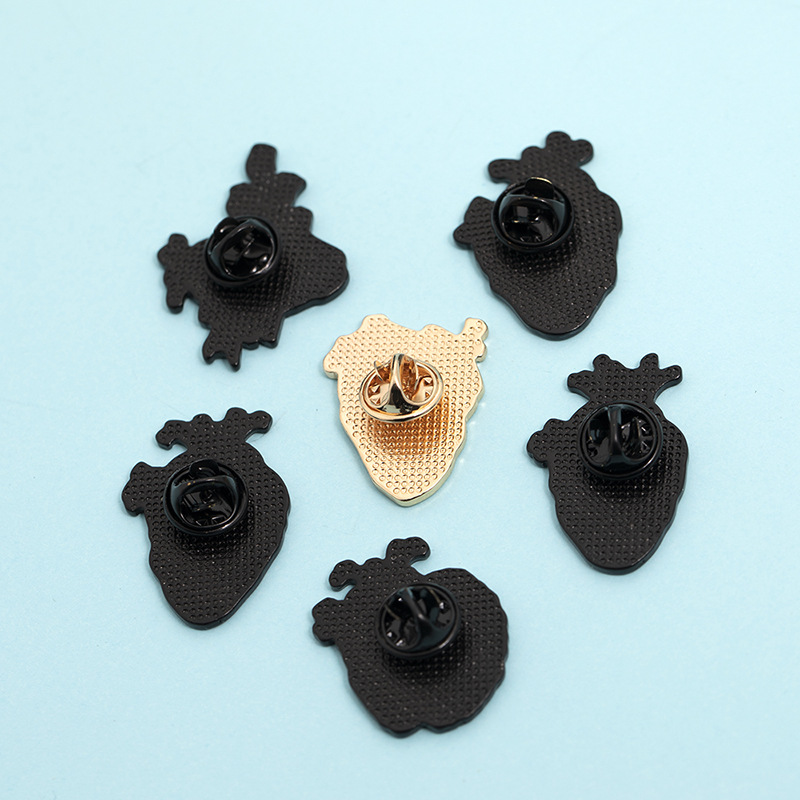 Heart Pattern Unisex Gender Novelty Pin Heart Alloy Enamel Unisex Brooches