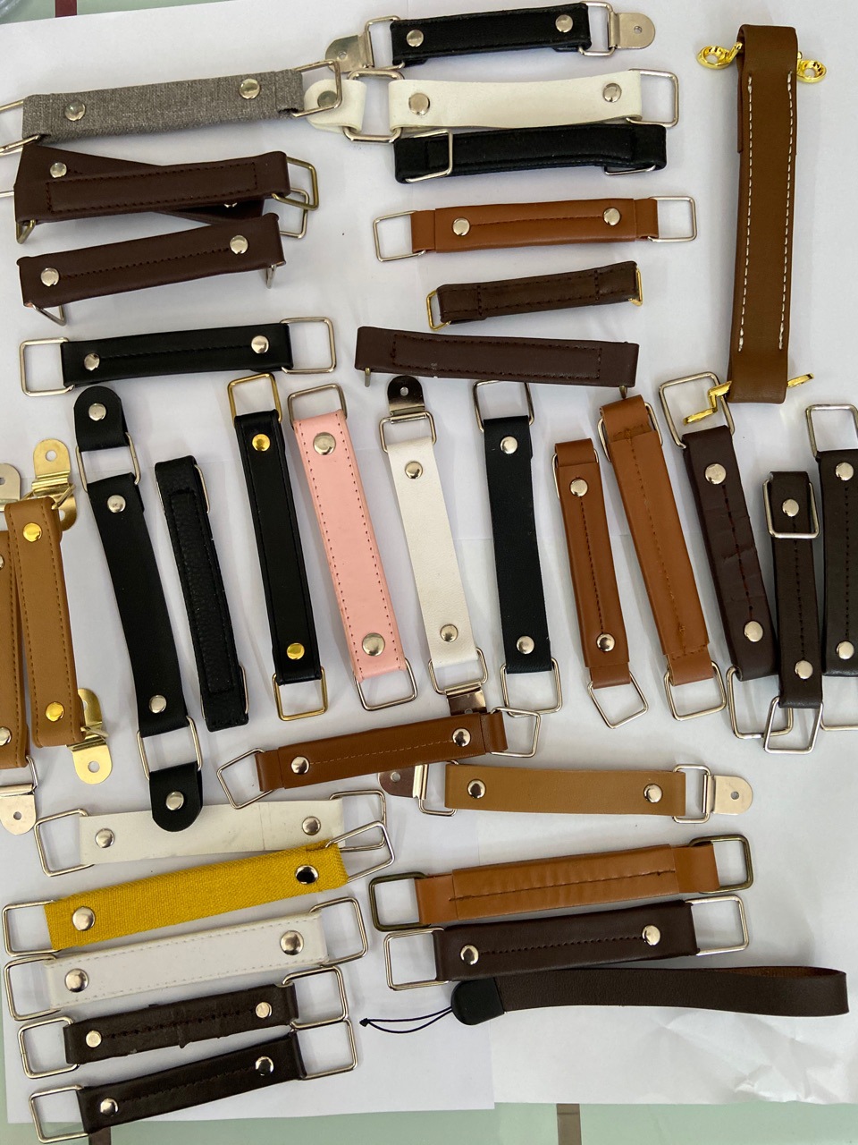 厂家直销批发订制礼品盒皮革提手 皮手挽带 皮拉手带 音响皮背带