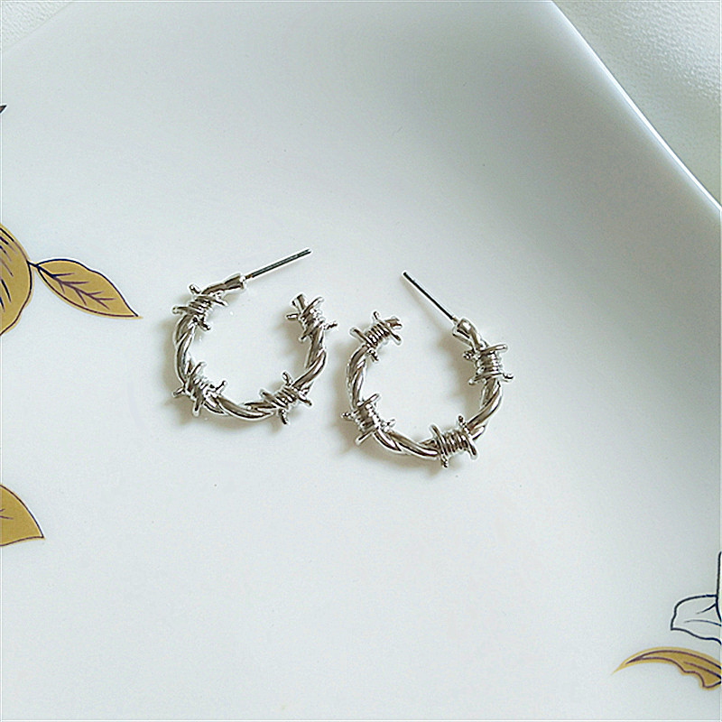 13g Weight Alloy Ear Needle Material Ear Studs Classification 1 Pair Quantity Daily Occasion Alloy Material Geometric Pattern Women'S Gender Plating Design Retro Style 1 Pair Retro Geometric Alloy Plating Women's Ear Studs 9