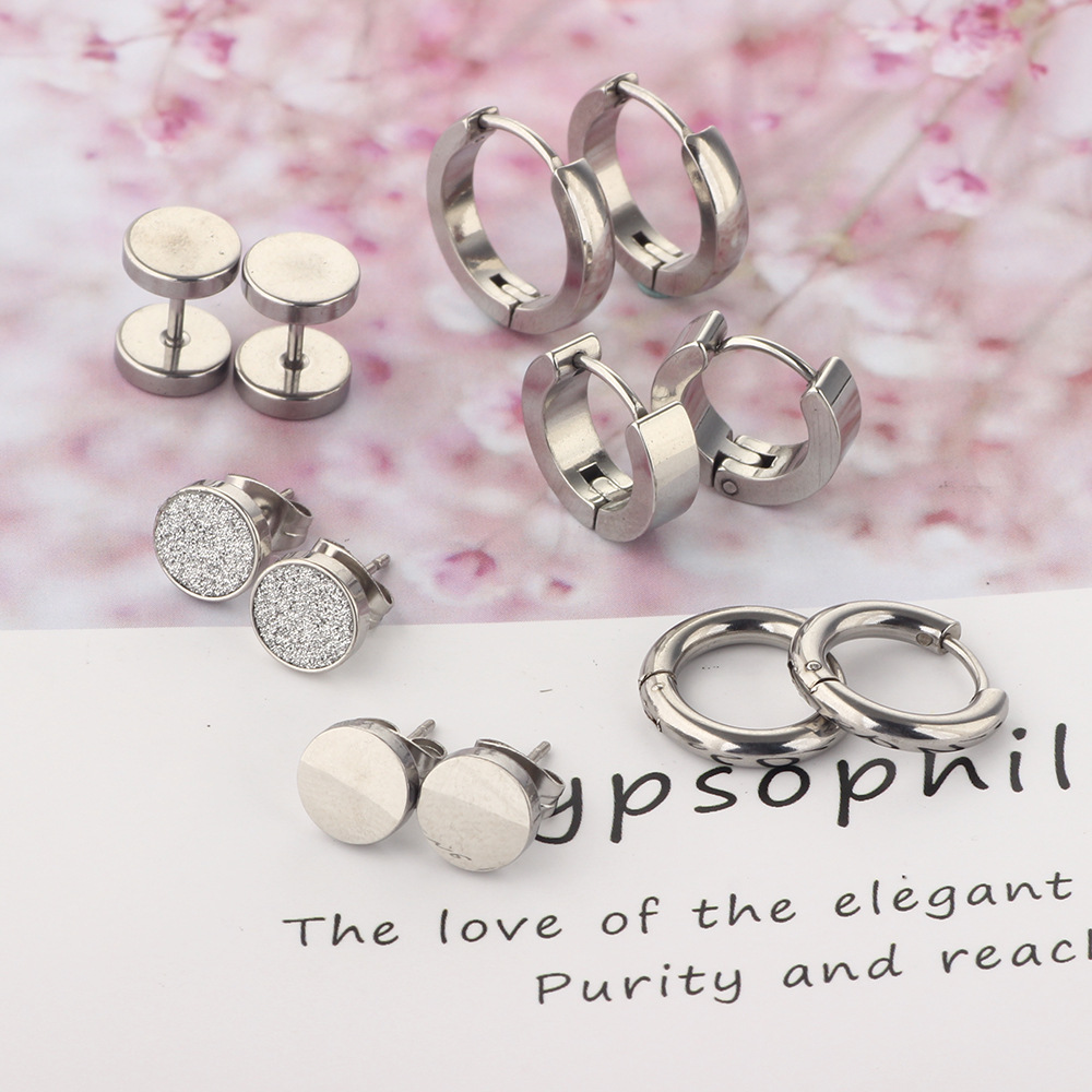 Labret piercing jewelry detail image