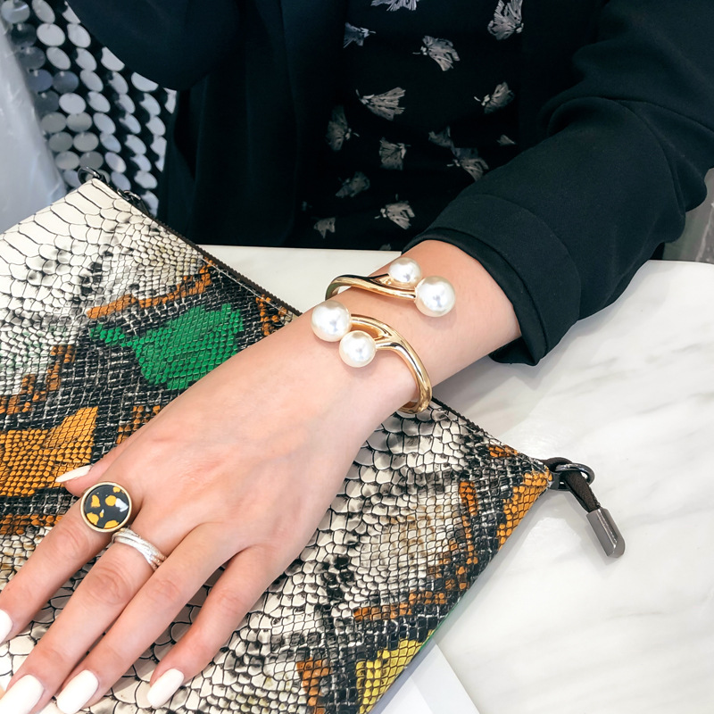 fashion alloy pearl open bracelet