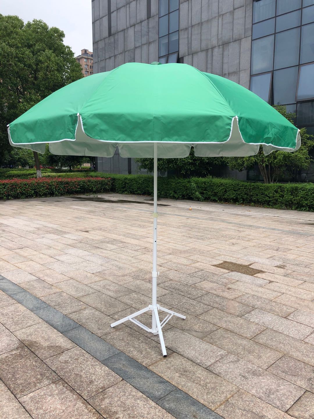 2.4 Paraguas de sol plateado verde