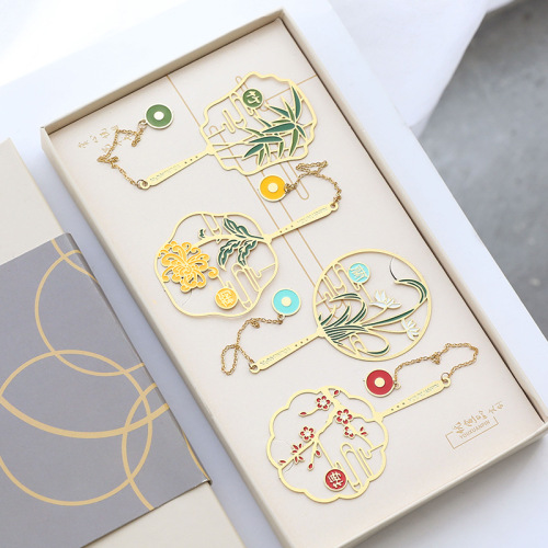 Plum, Orchid, Bamboo and Chrysanthemum Metal Fan Bookmark for Girls and Friends during the Holidays, Practical Kindergarten Chinese Style for Teacher’s Day