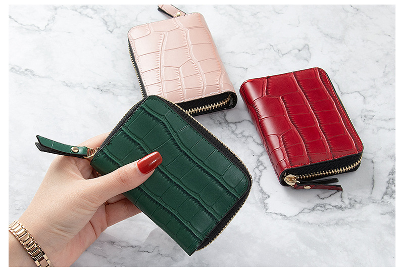 Fashion Crocodile Square Zipper Small Wallet display picture 4