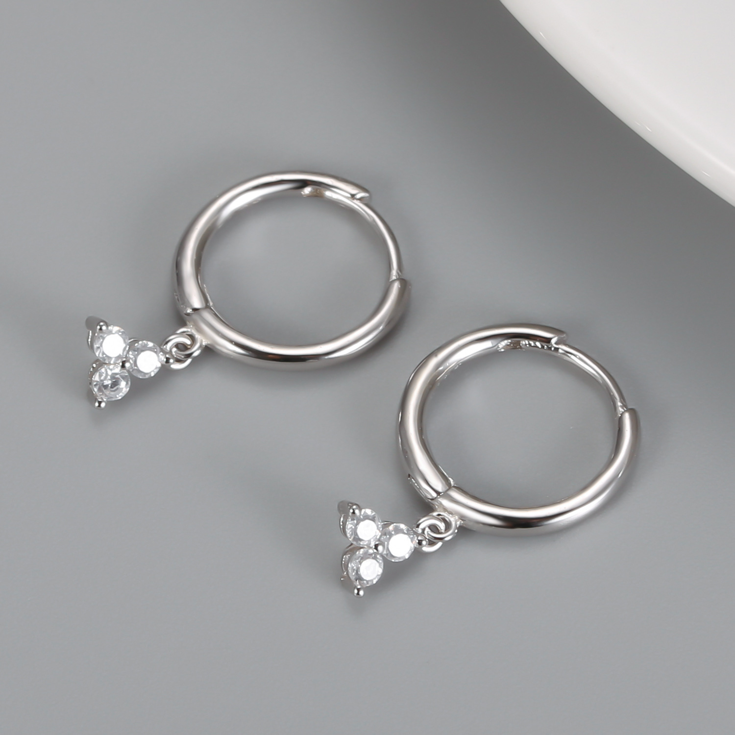 Daily Occasion 1 Pair 925 Sterling Silver Zircon Triangle Drop Earrings