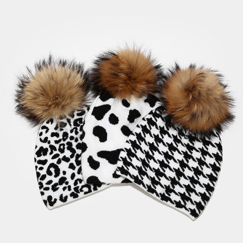 Women's Basic Retro Cow Pattern Leopard Pom Poms Eaveless Wool Cap display picture 3