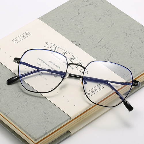 New anti-blue light glasses flat glasses for women with myopia glasses polygonal frame retro metal myopia glasses