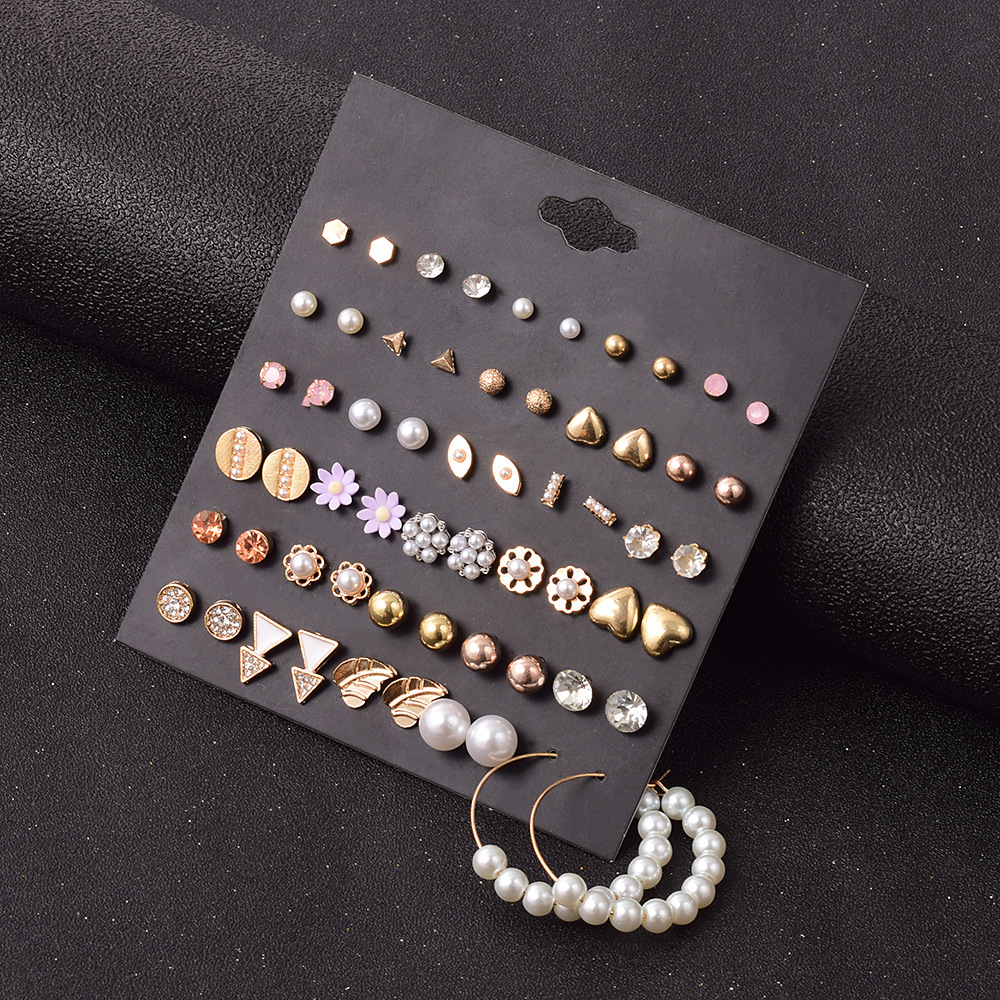 Retro Simple Heart-shaped Metal Pearl Earrings 30 Pairs Set display picture 4