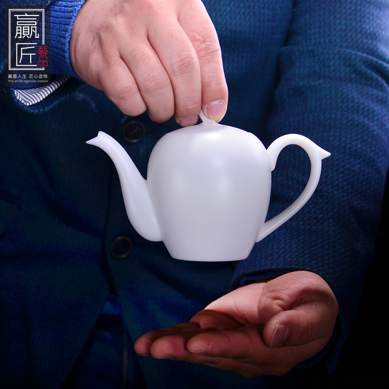 Ganador de artesanos de porcelana blanca, porcelana de jade hecha a mano, tetera de té de porcelana de jade casera, tetera de cerámica, inscripción