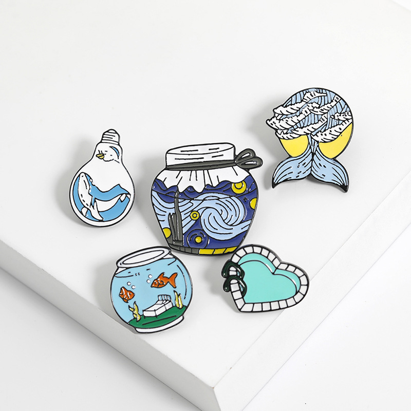 Plating Design Cartoon Style Pin Bulb Heart Shape Fish Tail Alloy Plating Unisex Brooches