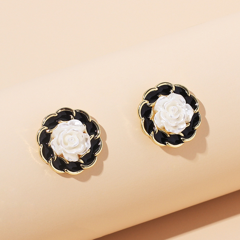 7g Weight Earrings Classification Wedding, Travel, Birthday, Festival Occasion Flower Pattern Women'S Gender Vintage Style Style Gold Color Fashion Resin Flower Earrings 11