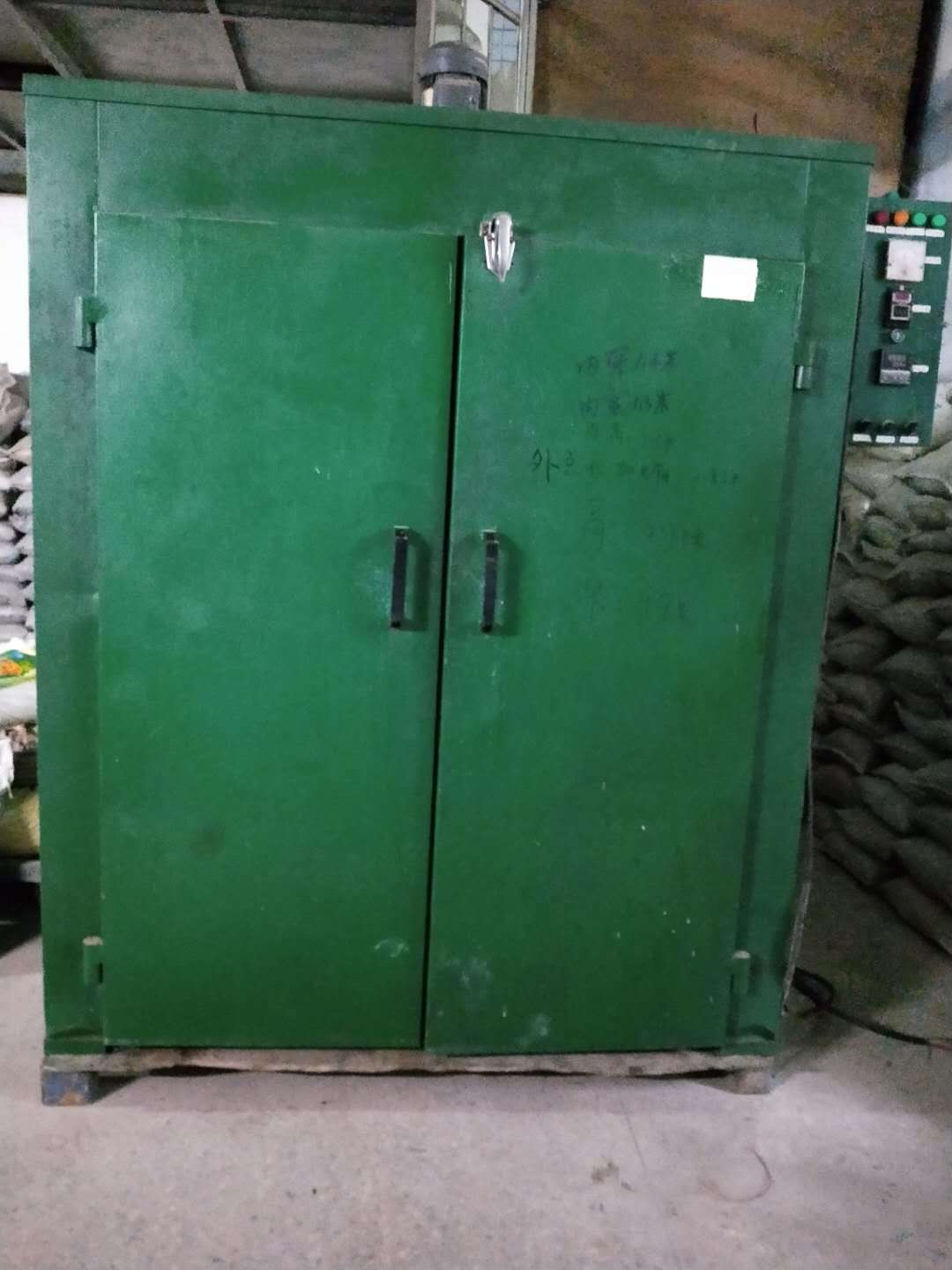 二手贴地工业烤箱，二手工业恒温烤箱烘箱立式烤箱