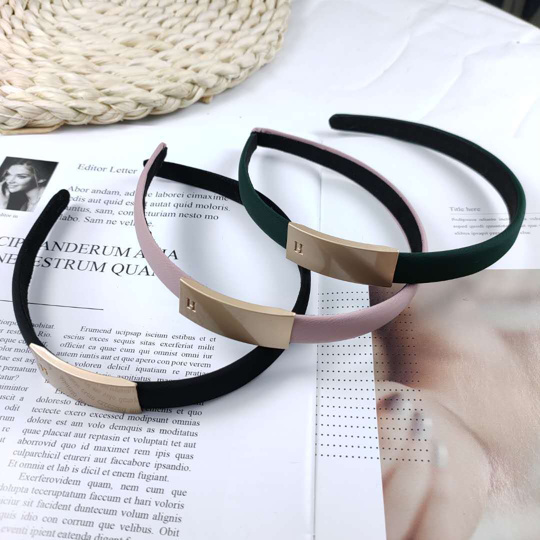 Korean Fashion Headband New Exquisite Fine-edged Alloy Headband High-end Temperament Fabric Hairpin Hair Accessories Wholesale Nihaojewelry display picture 2