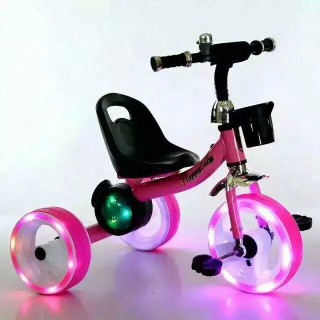 Los fabricantes suministran triciclo para niños pedal de tres ruedas música ligera Triciclo de juguete para bebé Scooter