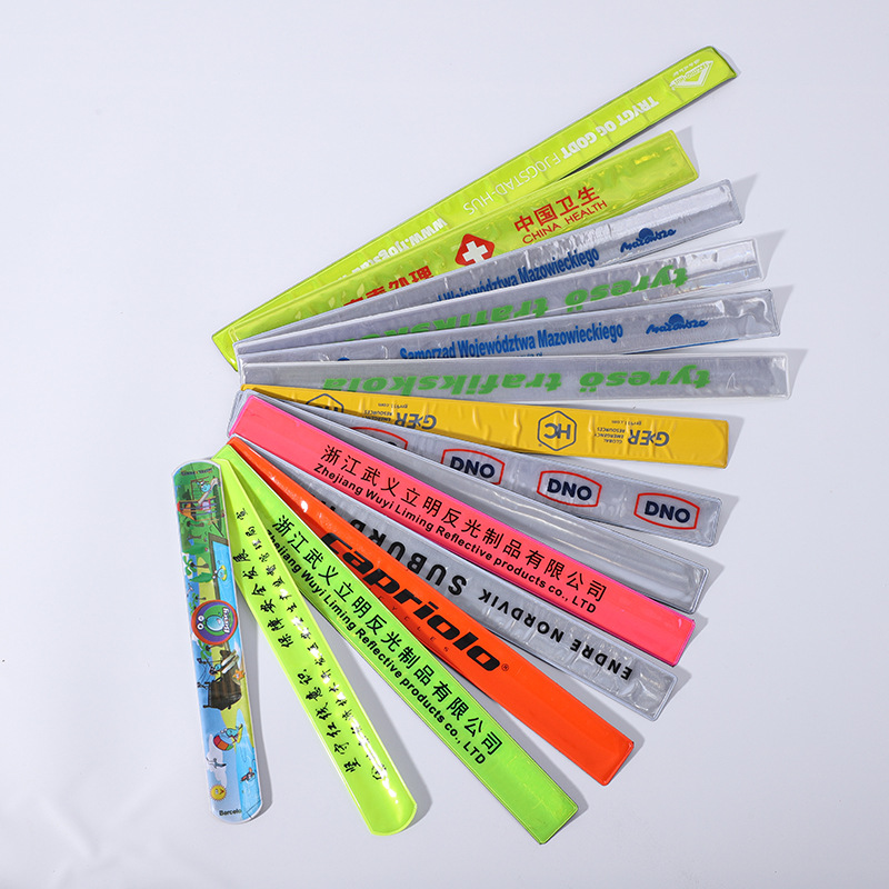 卡通啪啪圈反光手腕带PVC精美反光手腕带钢片LED反光带 定 制批发