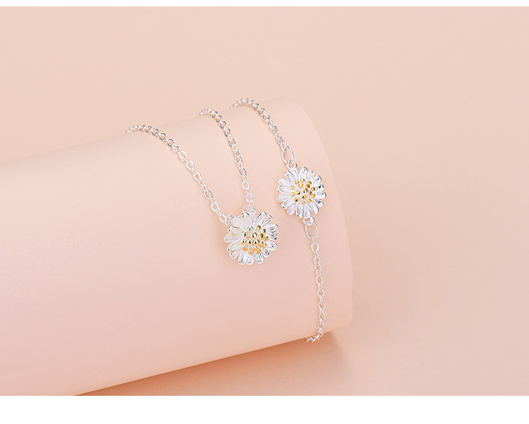 Elegant Simple Style Daisy Copper Bracelets Necklace 1 Piece display picture 1