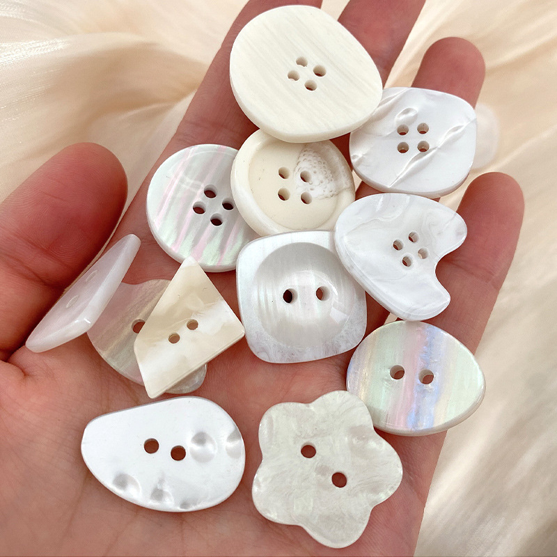ESSTUDIOSpecial-shaped Resin Buttons With Irregular Two-eye Triangle Plum Blossom Shirt And Skirt Decorative Buttons