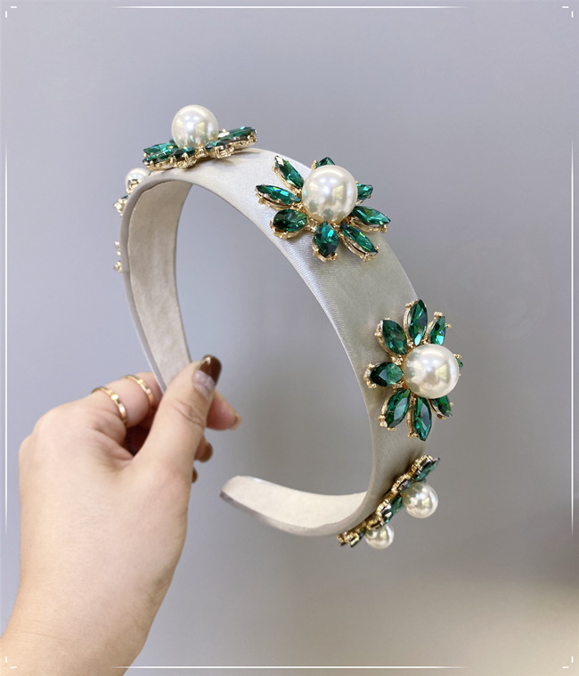 Korean New Baroque Headband Solid Color Satin Diamond Pearl Flower Headband Nihaojewelry Wholesale display picture 5