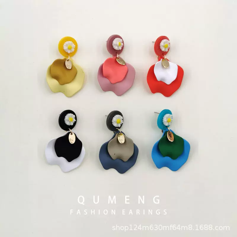 Retro brand cute earrings, factory direct supply, Japanese and Korean, simple and elegant design