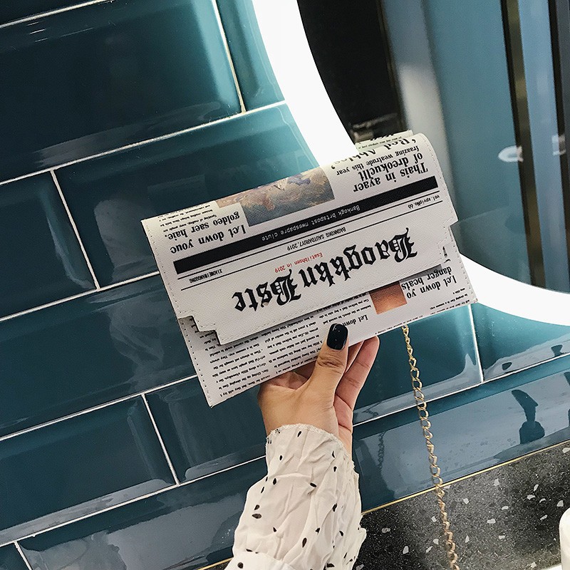The 2022 new trendy Korean-style personalized newspaper fashion iron chain single-shoulder small square bag and retro casual crossbody bag by Bag Girl Application Scenario