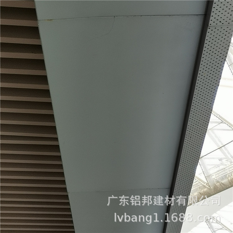 檐口铝单板