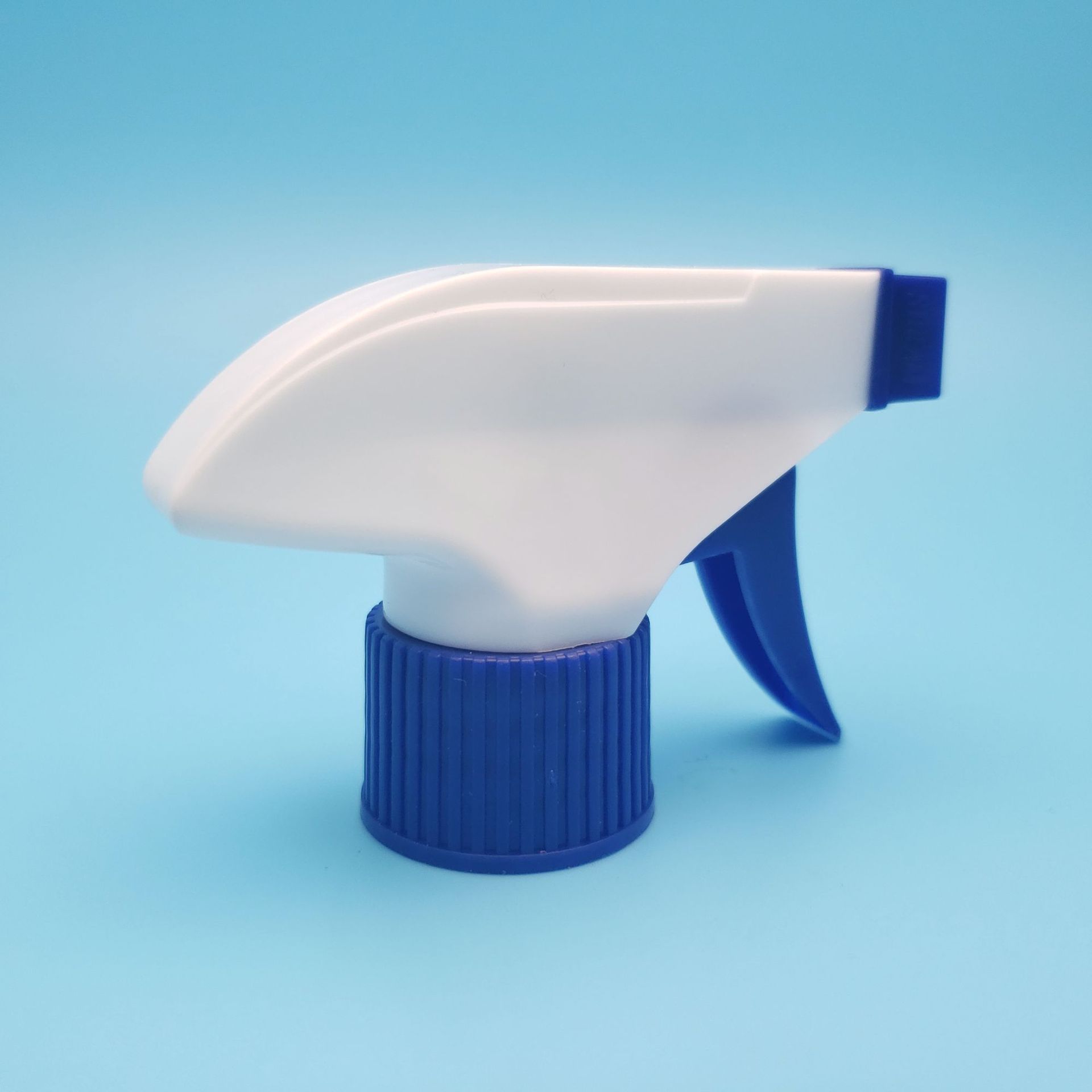 厂家直销塑料手扣式方枪喷雾器 28牙简易园林喷枪 手扣式雾化喷头