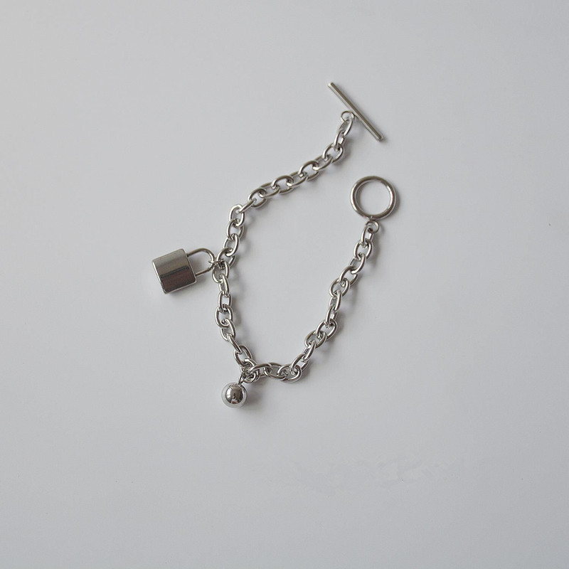 Net rouge même ins Harajuku vent titane acier acier inoxydable collier personnalité sombre serrure pendentif collier pour hommes_voghion.com