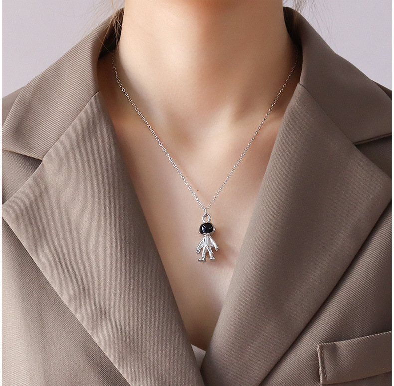 Simple Astronaut Robot Necklace display picture 4