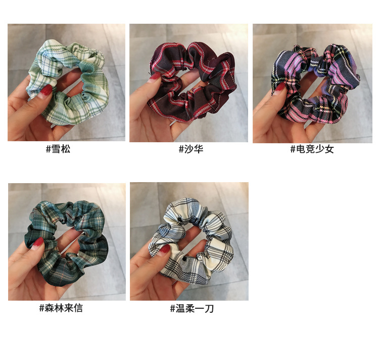 Fashion Fabric Circle Hair Scrunchies Korean Meatball Hair Rope Wholesale Nihaojewelry display picture 2