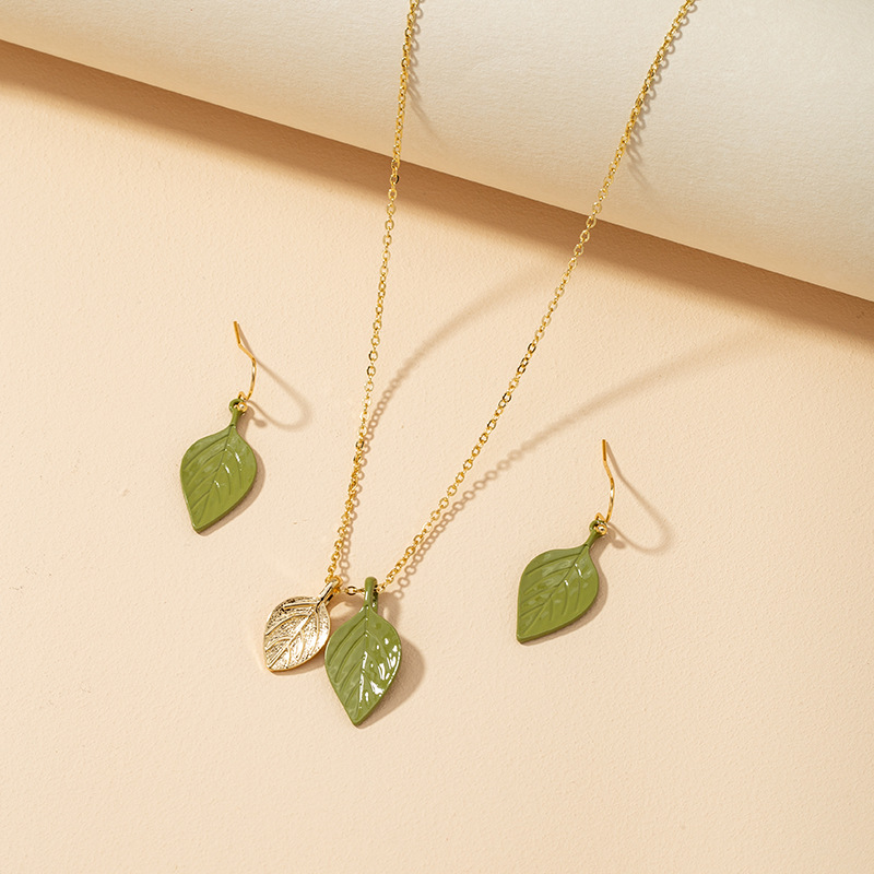 Fashion Jewelry Leaf Earrings  Necklace Set display picture 2