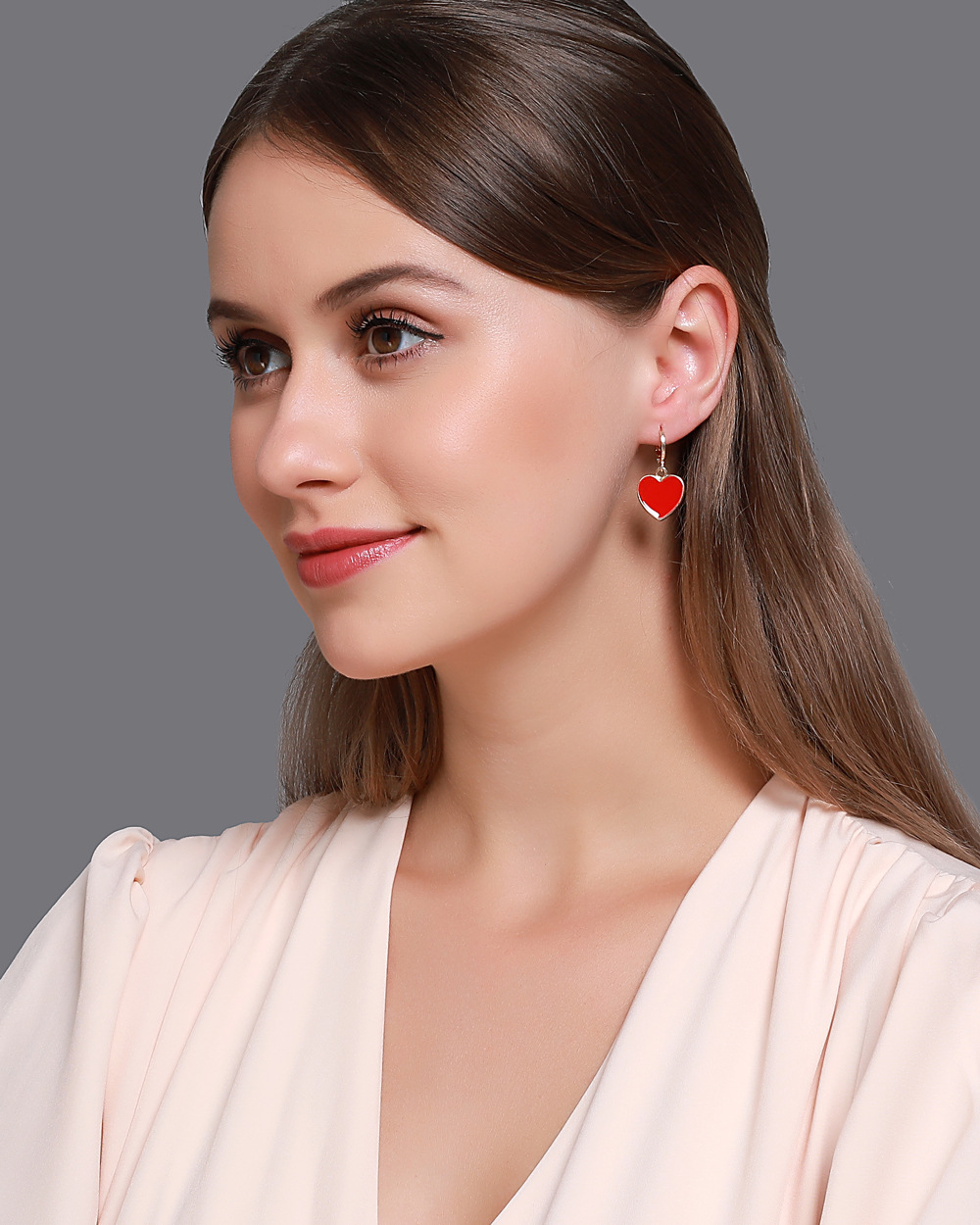 Korean Fashion Sweet And Playful Red Small Love Earrings Simple Vitality Girl Peach Heart Earrings Net Exquisite Earrings display picture 5