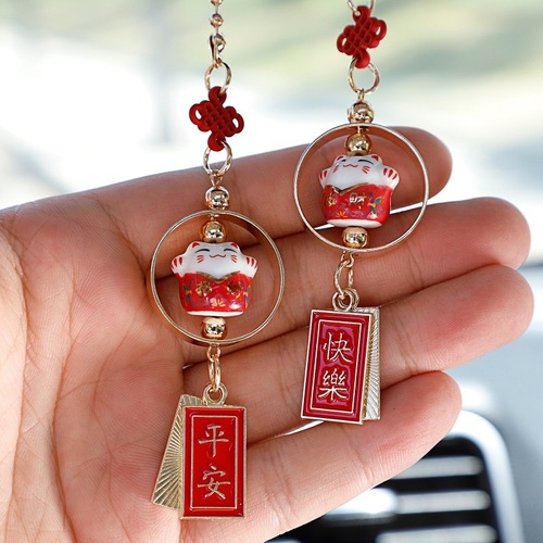 Auto accessoriesAuto car hanging Ceramic lucky cat hang god of luck wealth  beautiful golden pendant inside the car boom interior