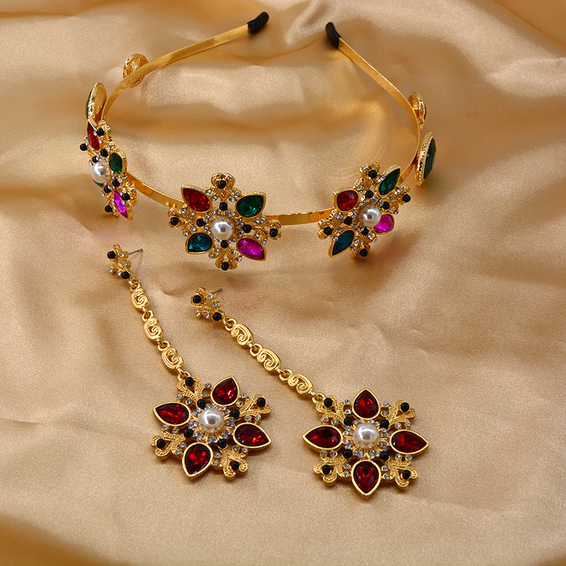 Baroque Vintage Color Crystal Pearl Rhinestone Flower Headband Earrings display picture 1