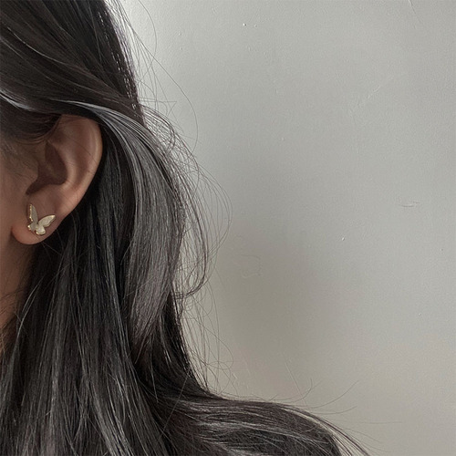 S925 Silver Needle Korean Retro Temperament Simple Super Fairy Girl Butterfly Earrings Small and Versatile Internet Celebrity Earrings for Women