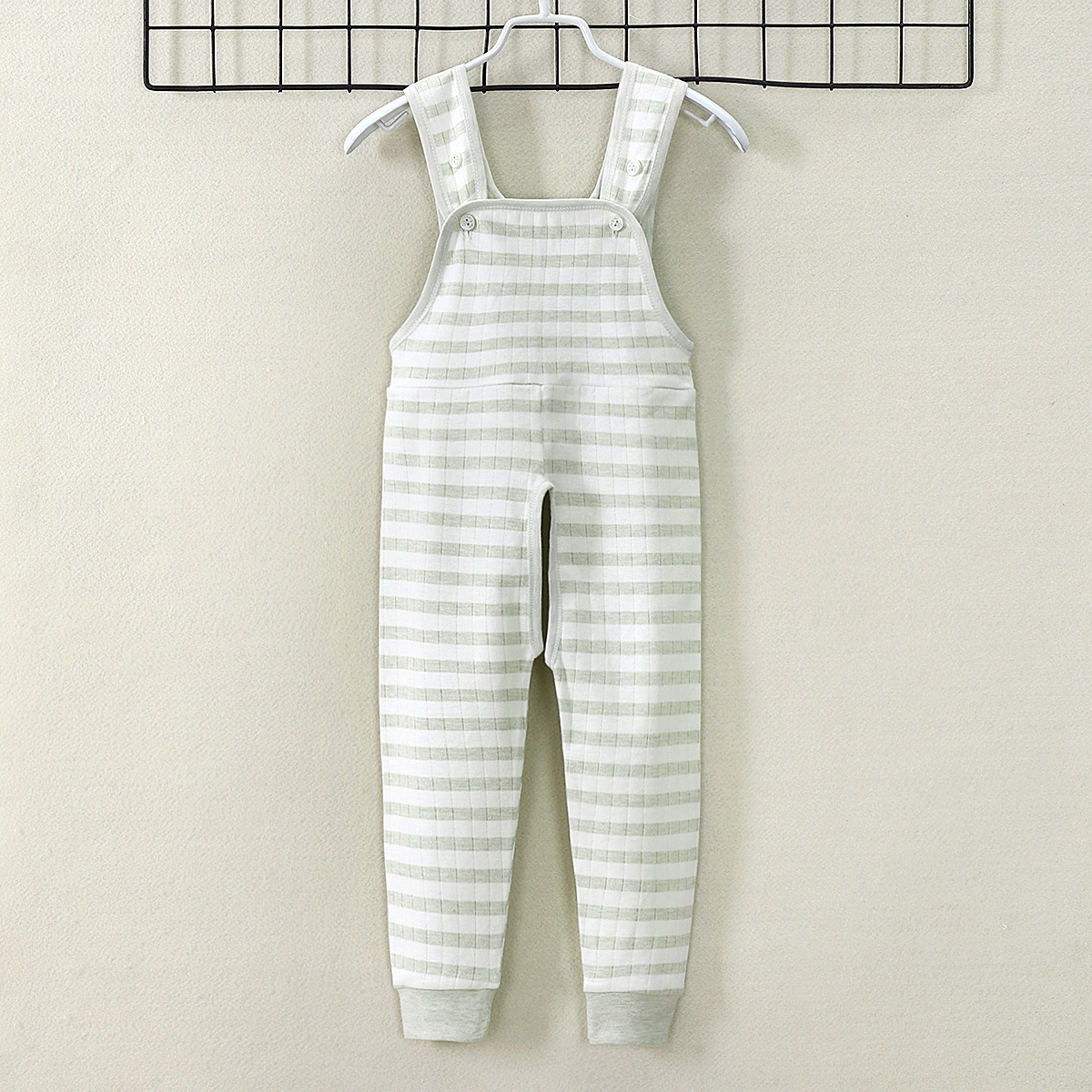 Зеленая и белая полоса