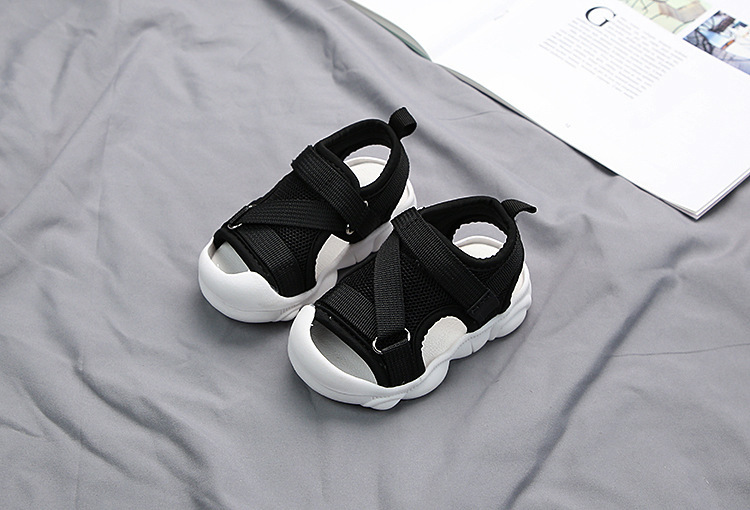 Solid Soft Sole 2021 Summer New Children's Sandals For Men And Women Baby Brand Children's Shoes Beach Shoes display picture 1