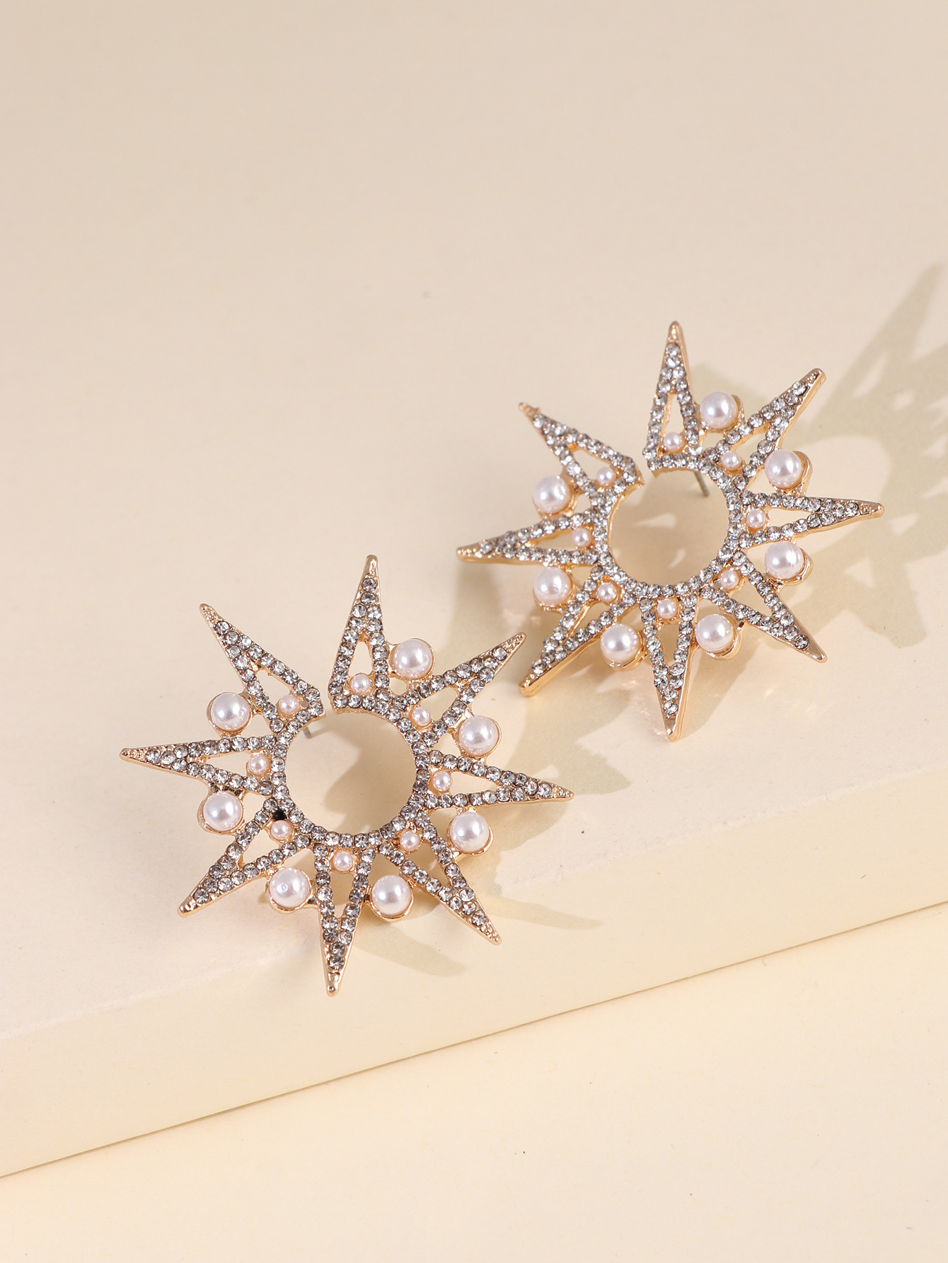 New Rhinestone Stars Snowflake Pearl Earrings Exaggerated Large Earrings Wholesale Nihaojewelry display picture 2