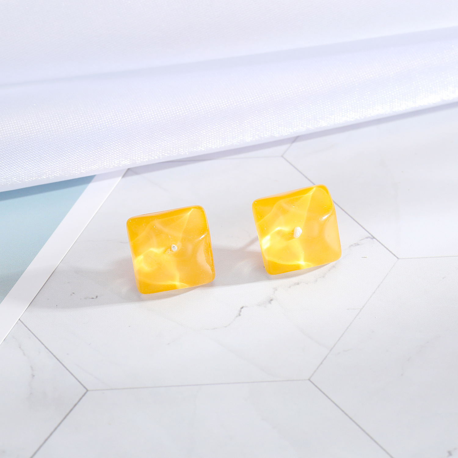 New Minimalist 925 Silver Needle Stud Wave Transparent Candy Square Resin Earrings display picture 6