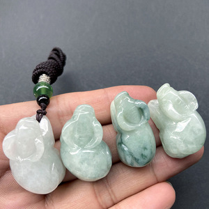 天然翡翠玉吊坠 缅甸a货生肖牛玉佩挂件四会玉器翡翠珠宝饰品批发