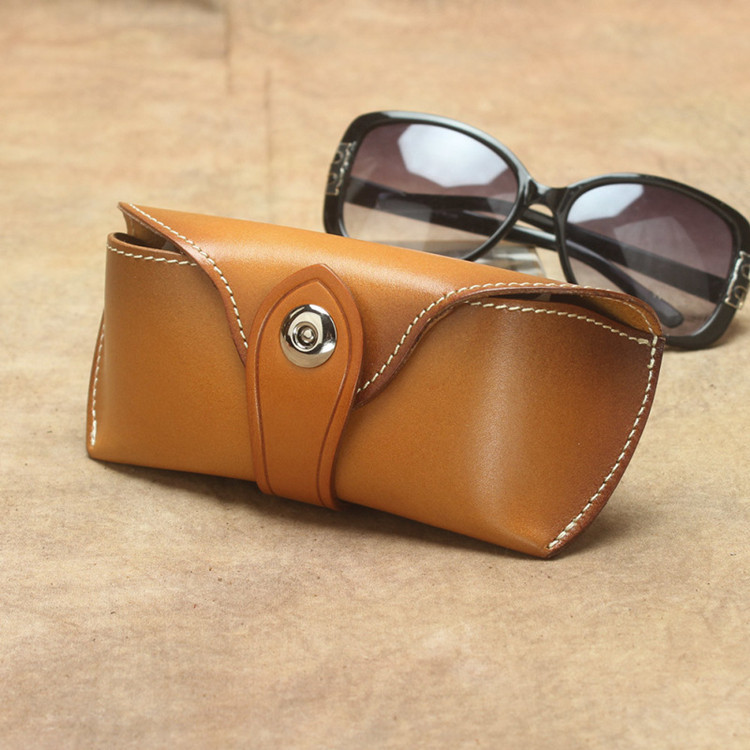 Cowhide glasses bag women's high-end retro simple genuine leather myopia reading glasses men's vegetable tanned leather creative sunglasses box Cowhide glasses bag women's high-end retro simple genuine leather myopia reading glasses men's vegetable tanned leather creative sunglasses box