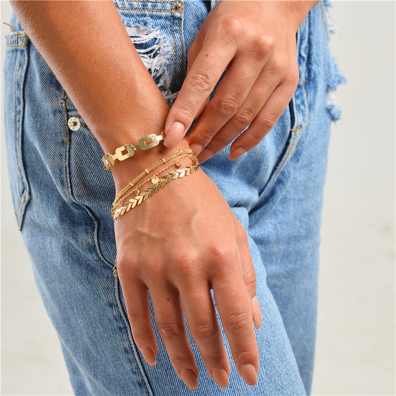 Fashion Chain Hollow Bracelet 4-piece Set display picture 2