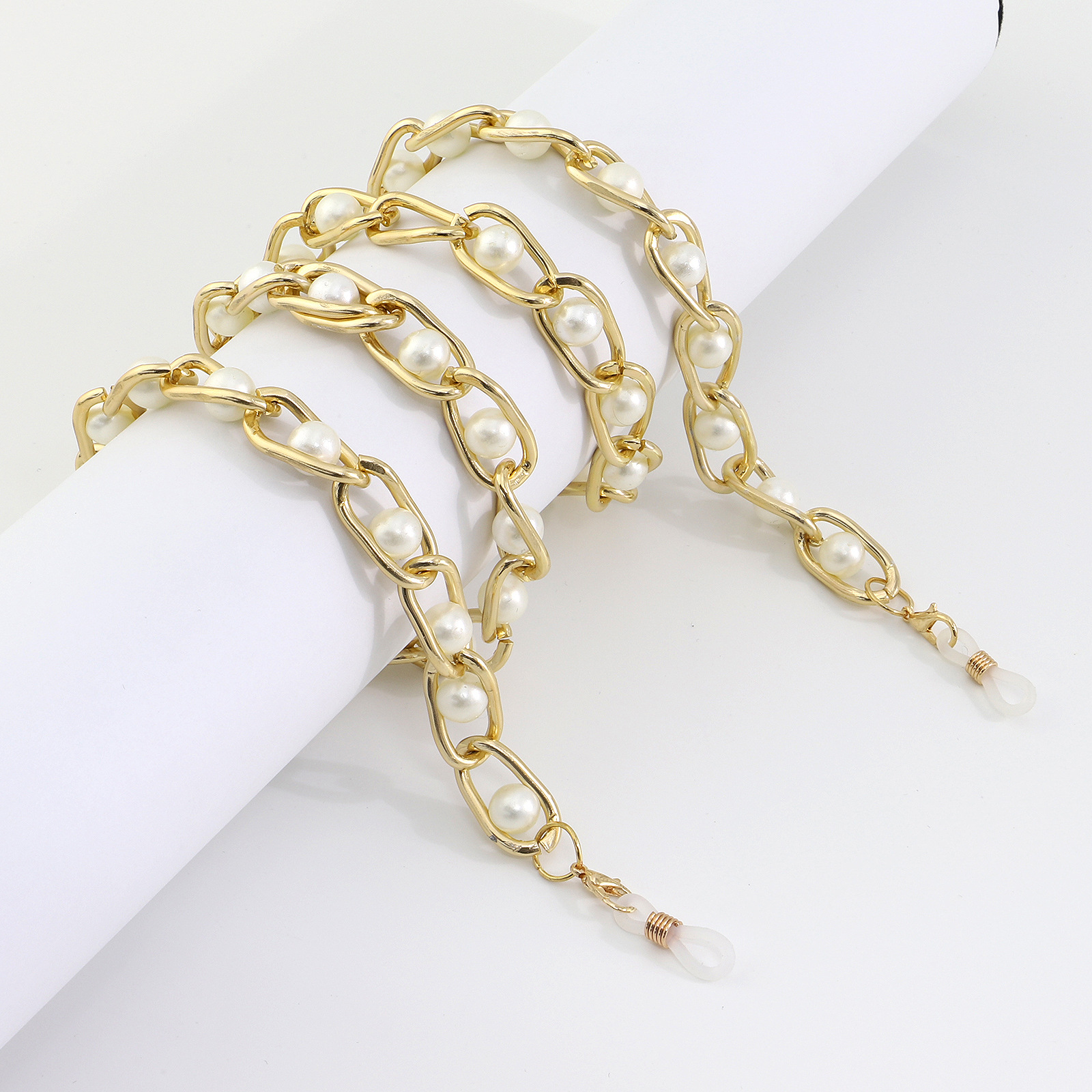 Hot Sale Fashion Simple Color Retention Non-fading Golden Thick Pearl Glasses Cord Aluminum Eyeglasses Chain Non-slip display picture 1