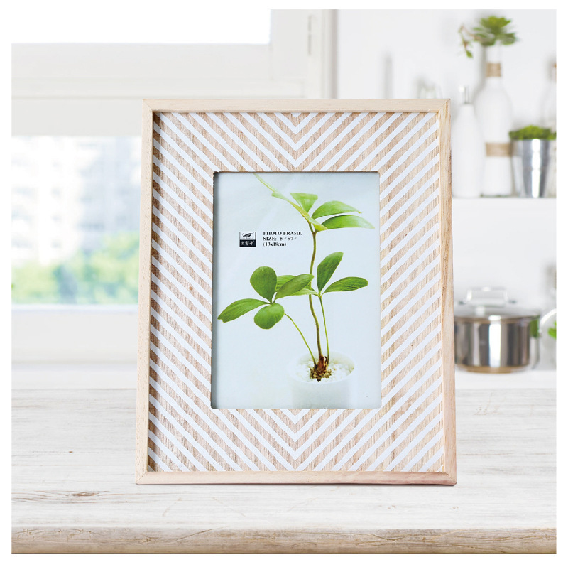 Special sale solid wood photo frame MDF table Europe and the United States popular special graduation photo gift tree pattern photo frame professional photo frame Special sale solid wood photo frame MDF table Europe and the United States popular special graduation photo gift tree pattern photo frame professional photo frame