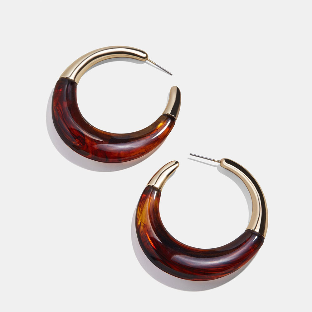 2020 Europäische Und Amerikanische Mode Acryl C-förmige Große Ohrringe Grenz Überschreitende Neue Produkte Ohrringe Koreanische Trend Ige Ohrringe display picture 4