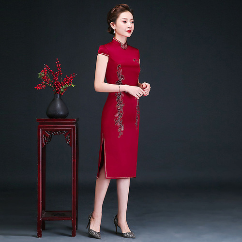 Chinese Dress Qipao for women Standing collar embroidered wedding banquet cheongsam mother in law large dress length