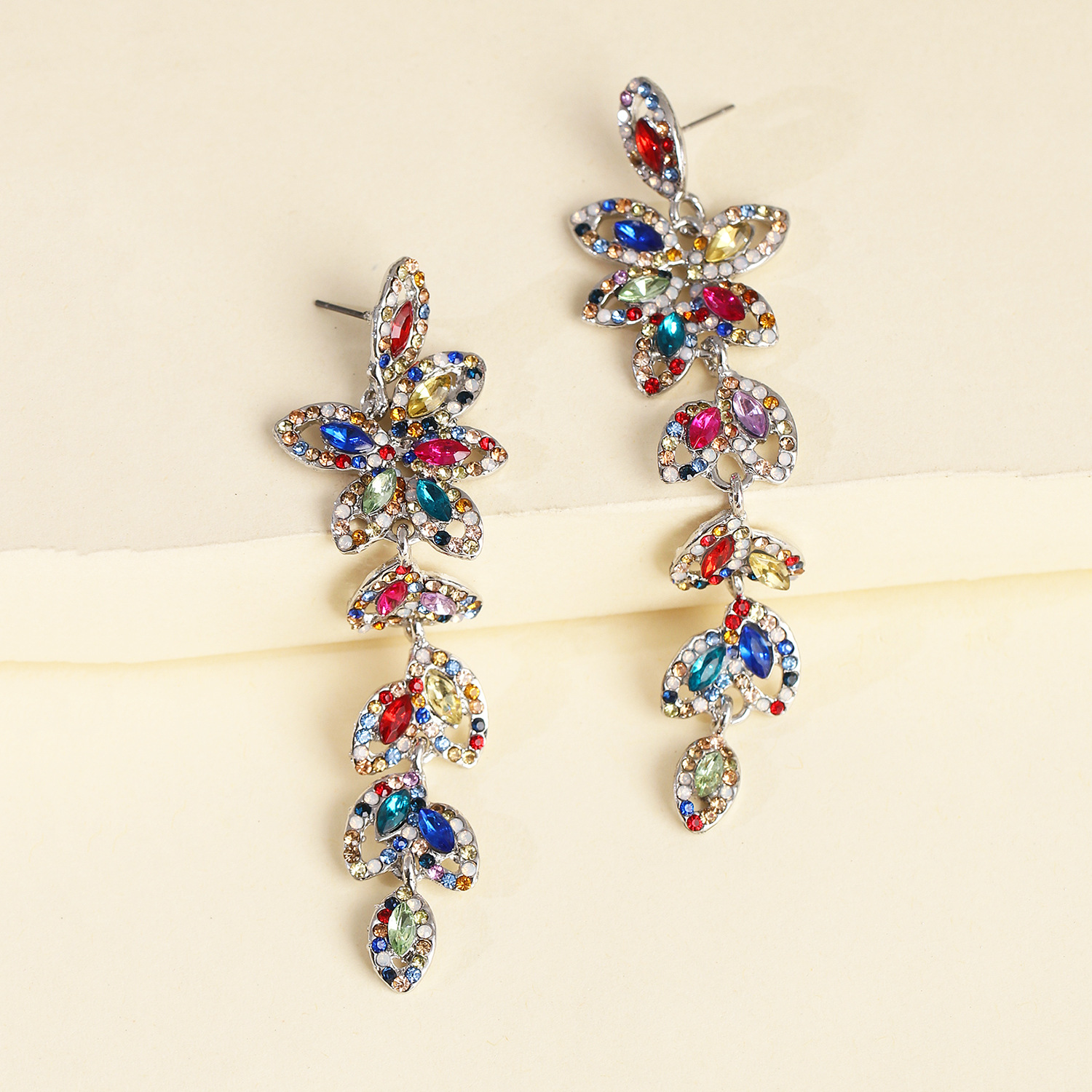 Earrings Fashion Creative Models Alloy Diamond Leaf Earrings Wholesale Nihaojewelry display picture 20