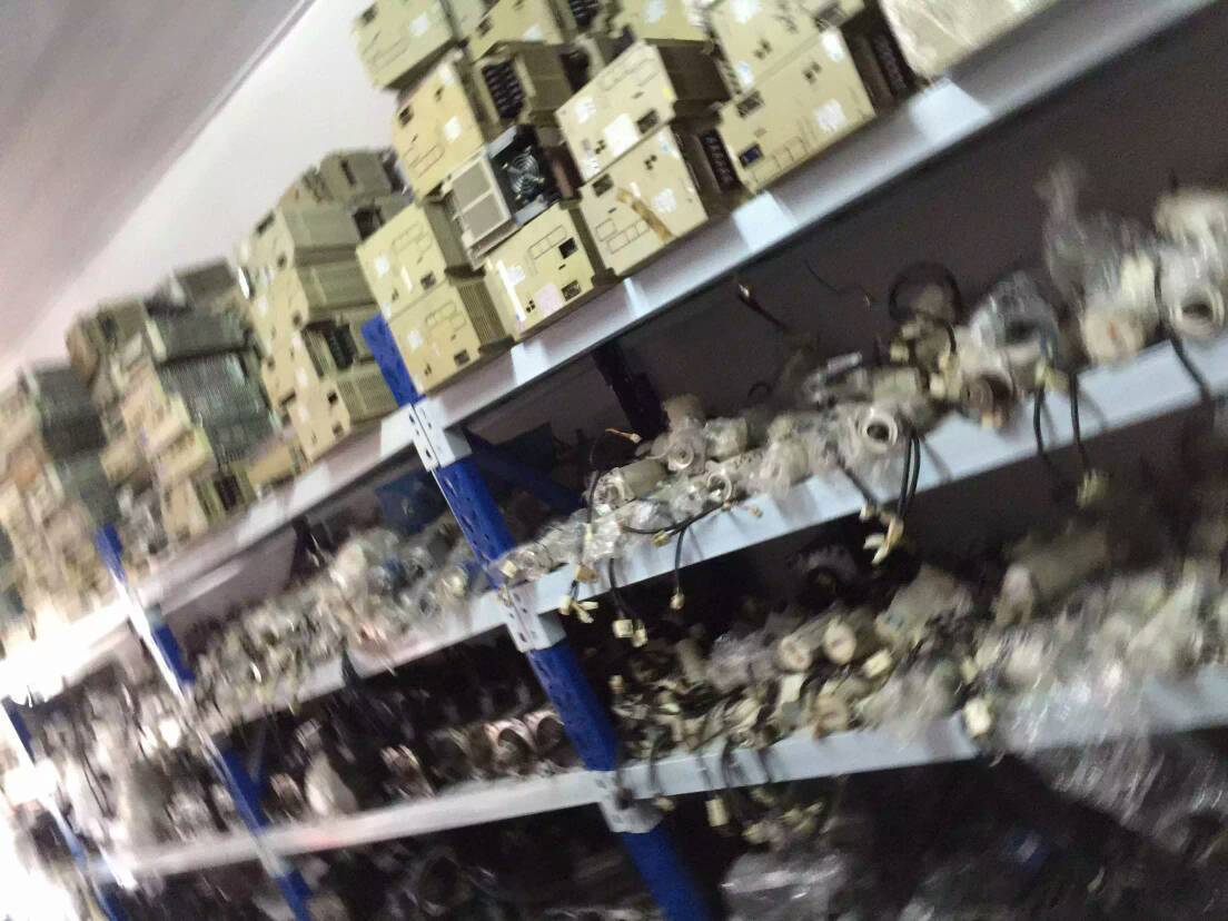 安川伺服驱动器SGDB-10ADG-P ，库存现货，低价，欢迎询价